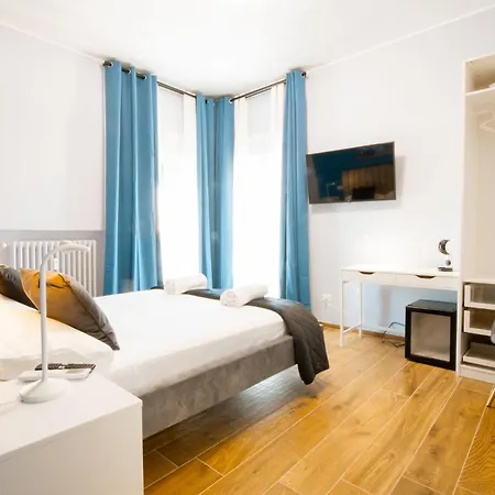 ゲストハウス Arre Mida バーリ